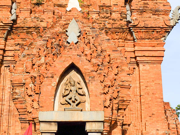 poklongarai champa tower - phan rang stock-fotos und bilder