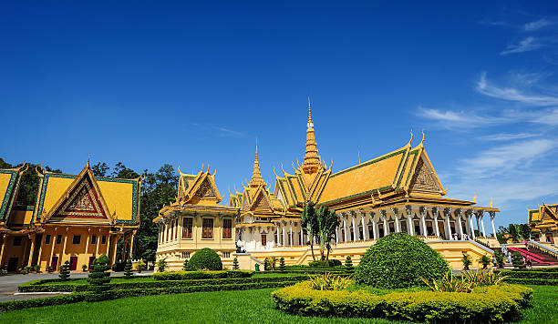 王宮にプノンペン、カンボジア - cambodia khmer architecture outdoors ストックフォトと画像