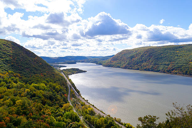 Fall by the Hudson Picture taken during a hike from Breakneck ridge to Cold Spring during the fall season (NY) hudson valley stock pictures, royalty-free photos & images