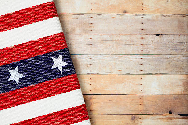 patriotique pique-nique - napkin american flag holiday fourth of july photos et images de collection