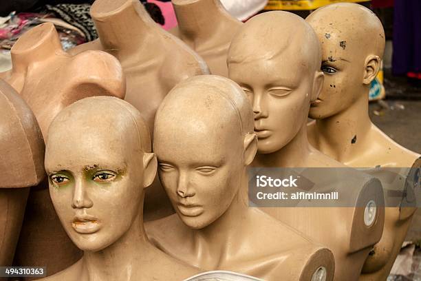 プラスチック Dummies ヘッドの列 - マネキン人形のストックフォトや画像を多数ご用意 - マネキン人形, 壊れた, ゴミ