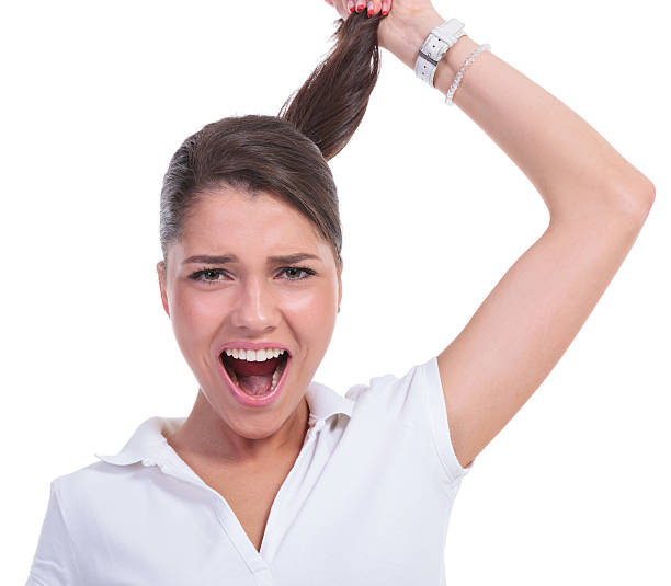 casual mulher puxando o cabelo & yelling - ponytail human hair pulling women imagens e fotografias de stock