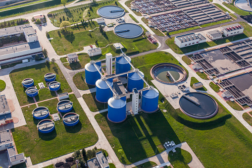 Vista aérea de la planta de tratamiento de aguas residuales photo