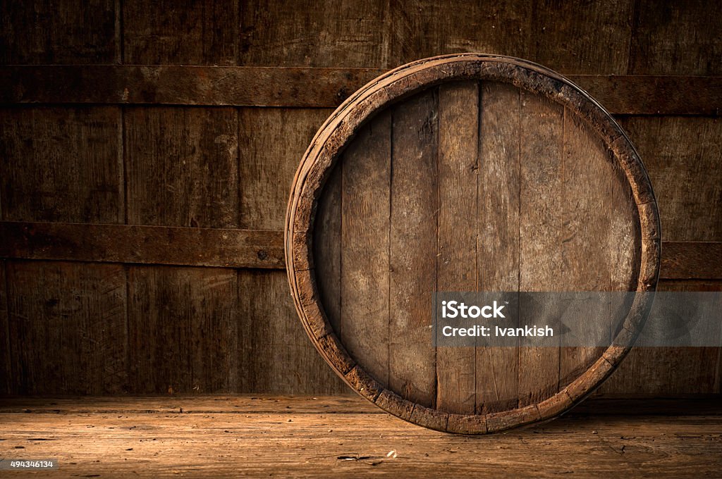 Bier Fass mit Glas auf einem Tisch hölzernem Hintergrund - Lizenzfrei Bildhintergrund Stock-Foto