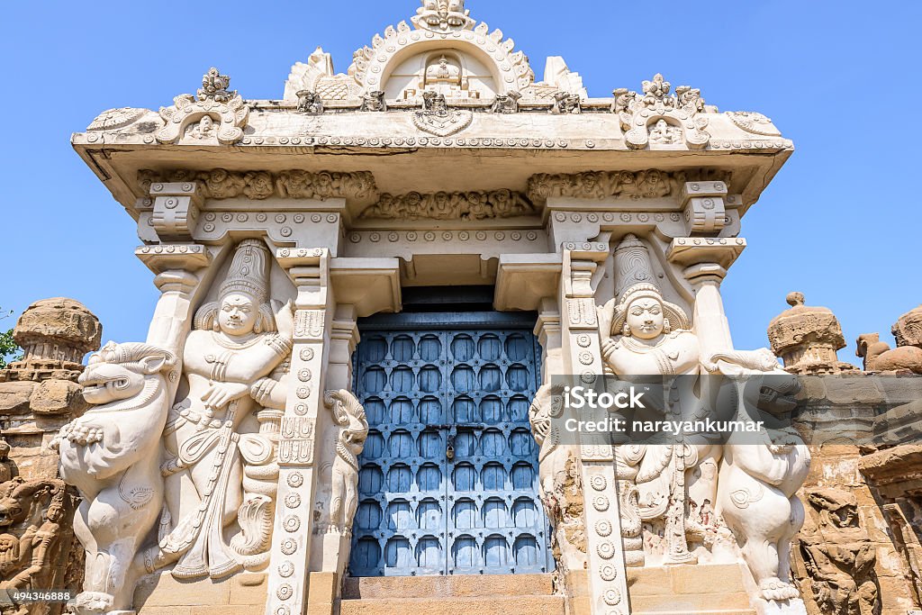 Sculptures in Hindu temple Hindu goddess and lion sculptures at the Kailasanathar Shiva temple (8th century) Kanchipuram, Tamil Nadu, India, Asia 2015 Stock Photo