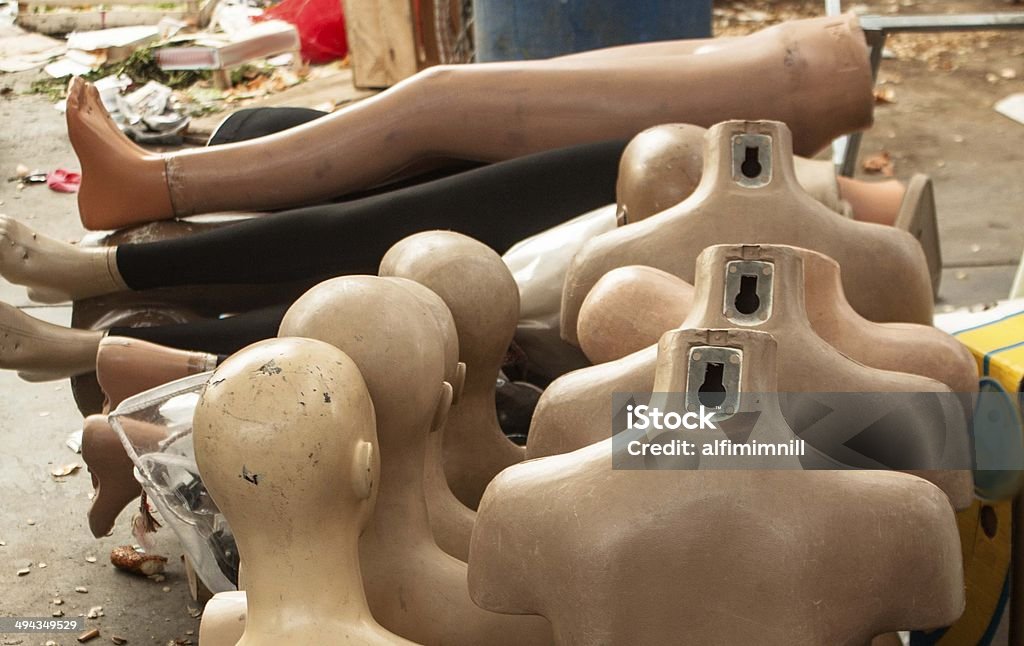Piezas de plástico s mannequin cuerpos dañado - Foto de stock de Roto libre de derechos
