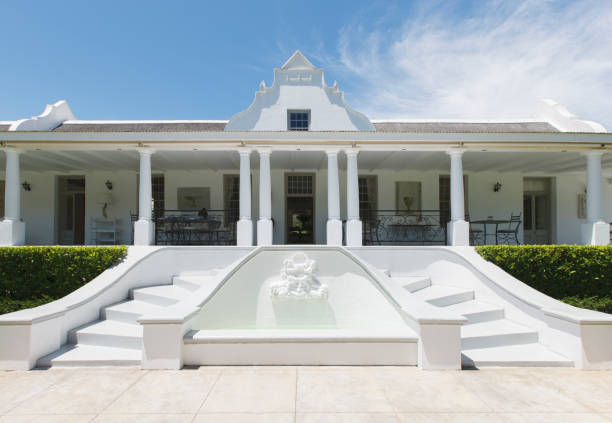 istock Luxury house with fountain 494358155