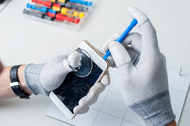 istock Process of mobile phone repair 494389316