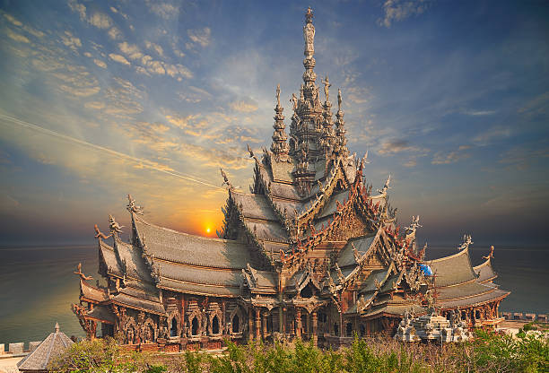 sanctuary of truth, pattaya, thailand. - carved ornament stock-fotos und bilder