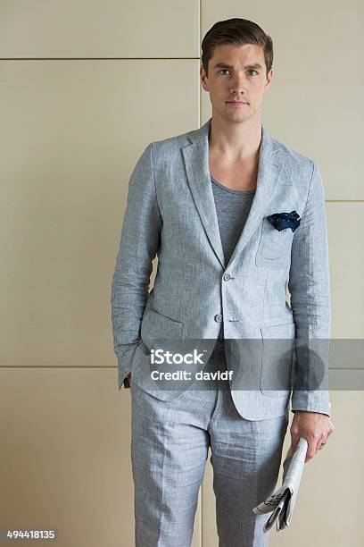 Elegante Hombre De Negocios Foto de stock y más banco de imágenes de Adulto - Adulto, Alegre, Asia