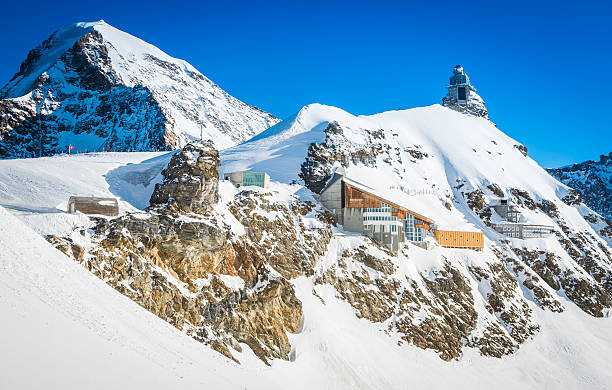 고산대 관측소 및 관측소 높은 산 정상에서부터 jungfraujoch switzerland - jungfraujoch jungfrau bernese oberland monch 뉴스 사진 이미지