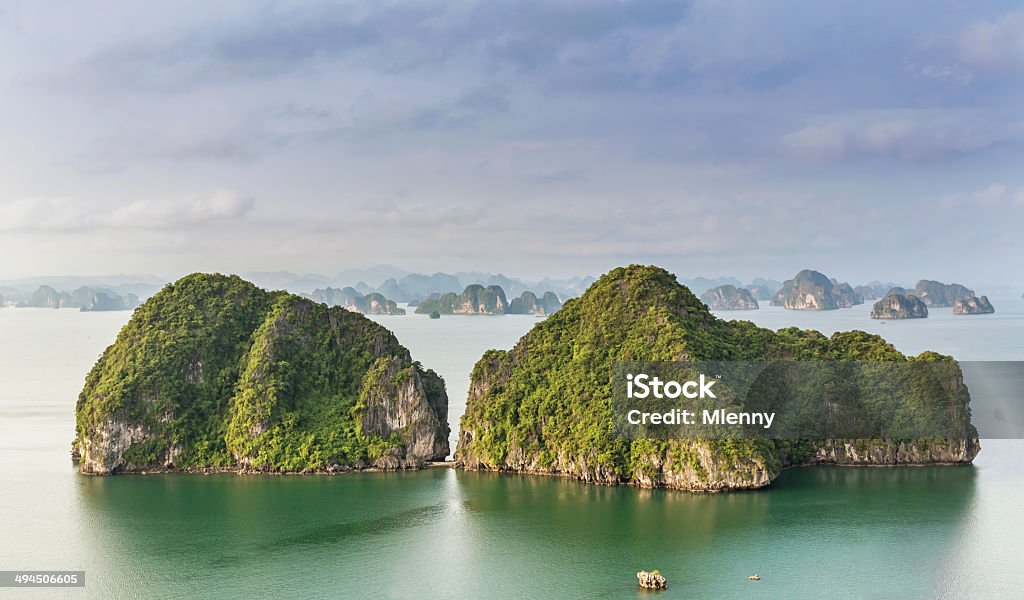 Vietnam Halong Bay Scene Halong Bay, UNESCO world heritage site and travel destination, popular for its fantastic limestone karsts and isles. View from above. Halong Bay, Quang Ninh Province, Northern Vietnam. Hạ Long Bay Stock Photo