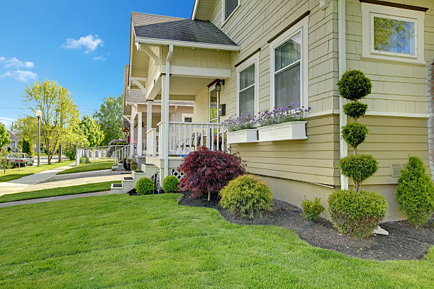 istock Beautiful American small house exterior. 494522135