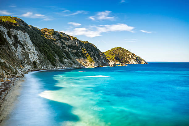 wyspa elba, portoferraio sansone white beach wybrzeżu. toskania, - multiple exposure long sea water zdjęcia i obrazy z banku zdjęć