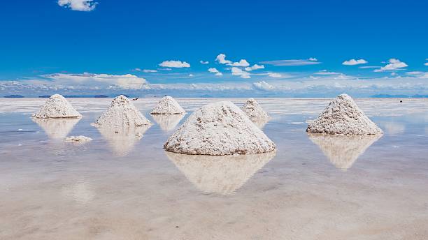 istock visiting the awesome salt flats of uyuni 494584530