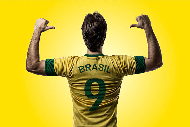 jugador de fútbol brasileño - championship 2014 brazil brazilian fotografías e imágenes de stock
