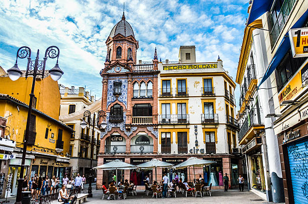 plaza in 세빌랴, 스페인 - plaza de espana seville victorian architecture architectural styles 뉴스 사진 이미지