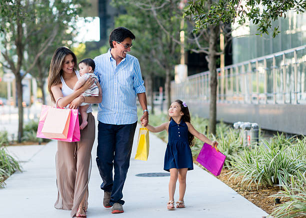istock Shopping family 494623487