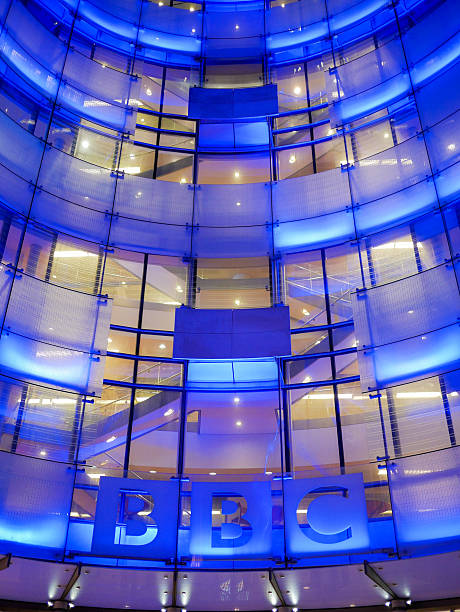 bbc broadcasting parlamento, londres, reino unido - bbc fotografías e imágenes de stock