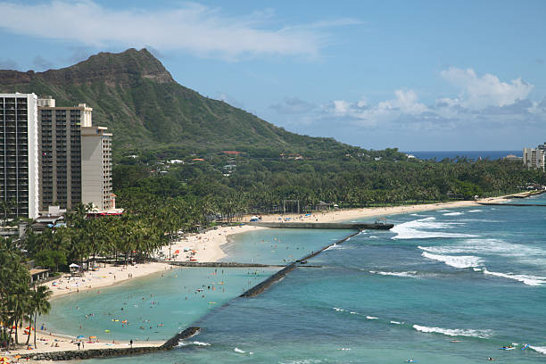 diamond head - hawaii islands big island waikiki beach fotografías e imágenes de stock