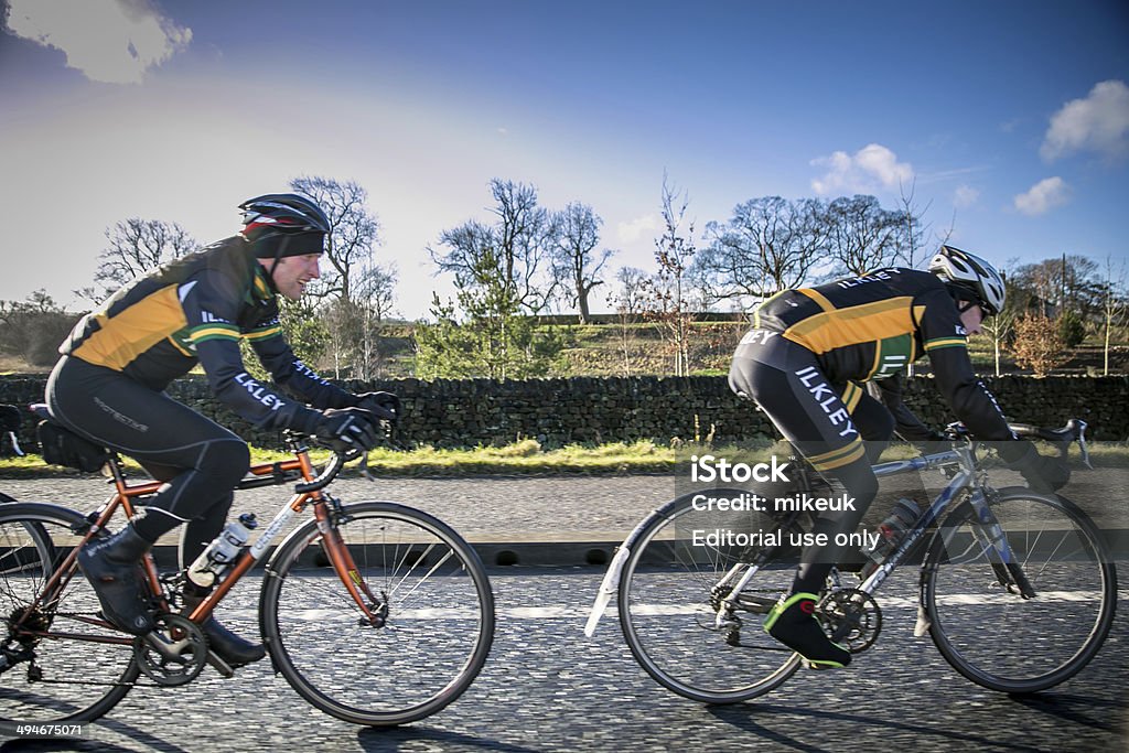 Ciclistas em Yorkshire County road - Foto de stock de Tour de France royalty-free