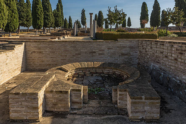 italica - trajano photos et images de collection