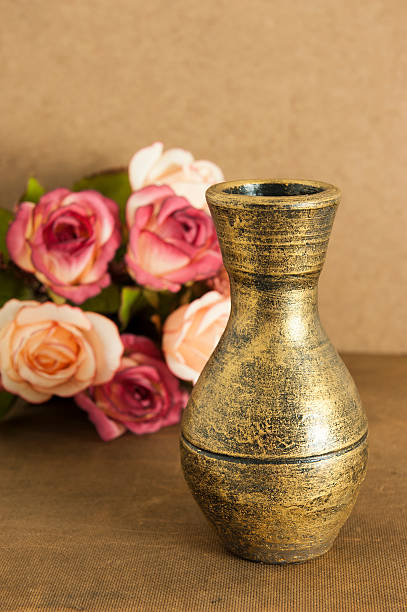 vase et de fleurs - jug pitcher pottery old photos et images de collection