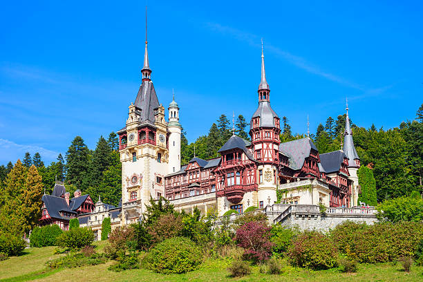 ルーマニア peles 城 - sinaia ストックフォトと画像