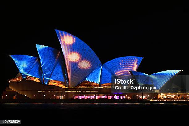 Сиднейский Оперный Театр Ночью Яркие Фестиваль Света — стоковые фотографии и другие картинки Vivid Sydney