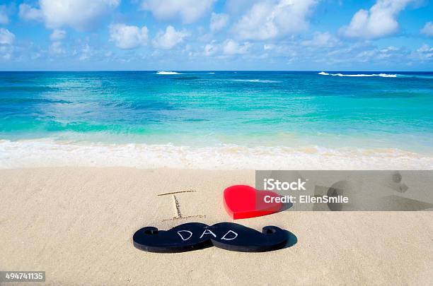 Fondo Del Día De Padre Feliz Foto de stock y más banco de imágenes de Día del padre - Día del padre, Playa, Mar