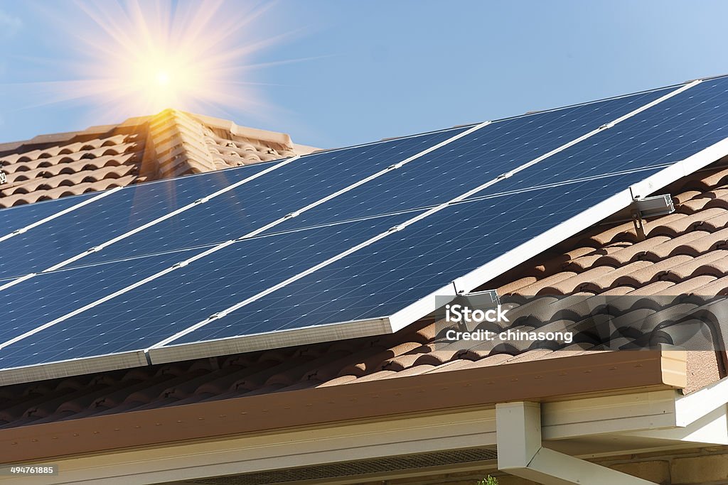 Paneles fotovoltaicos - Foto de stock de Energía solar libre de derechos