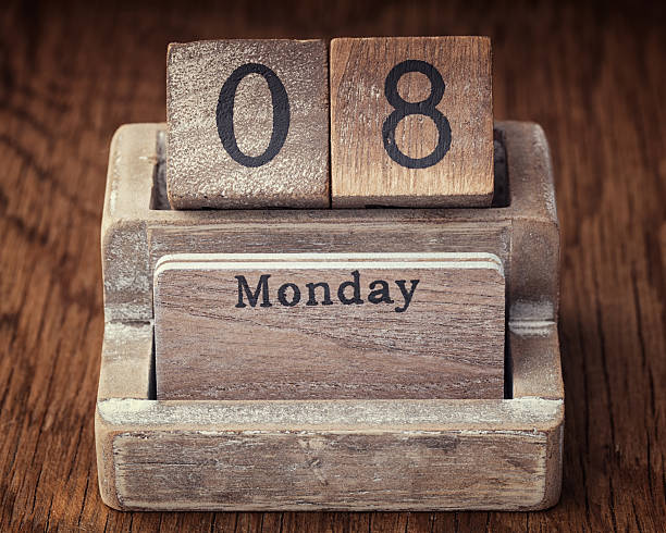 istock Grunge calendar showing Monday the eighth 494765098