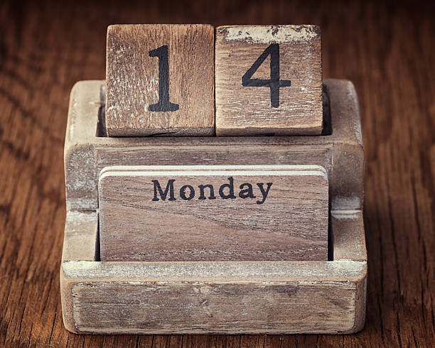 istock Grunge calendar showing Monday the  fourteenth 494765322