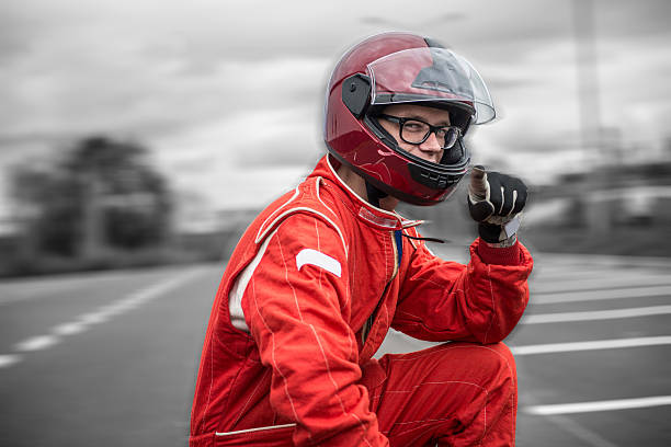 fórmula um piloto - racing helmet imagens e fotografias de stock