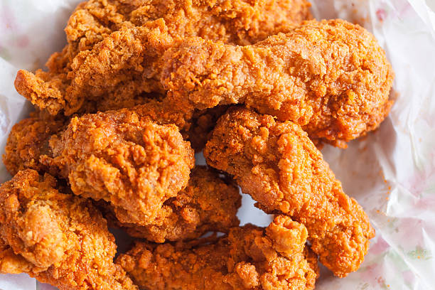 fried chicken fried chicken , And crispy spicy foods animal leg photos stock pictures, royalty-free photos & images