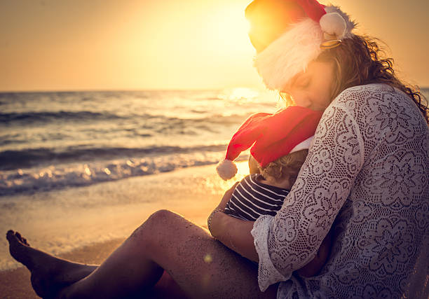 istock Christmas love at the beach 494790032