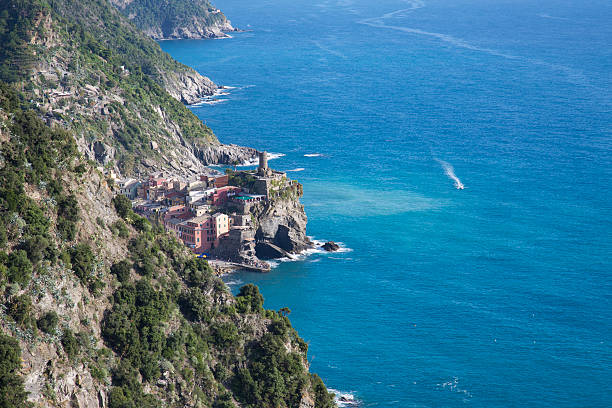 istock cinqueterre, vernazza, liguria, italy, 494812504