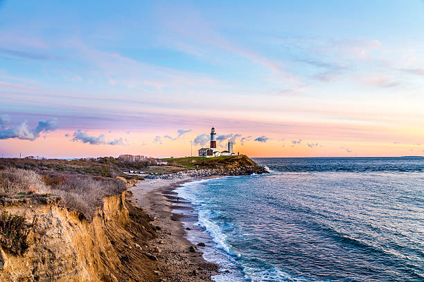 몬탁 침봉 단궤, 등대, 롱 아일랜드, 뉴욕, suffolk - the hamptons long island lighthouse 뉴스 사진 이미지