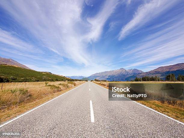 Пустой Road — стоковые фотографии и другие картинки Новая Зеландия - Новая Зеландия, Дорога, Водить