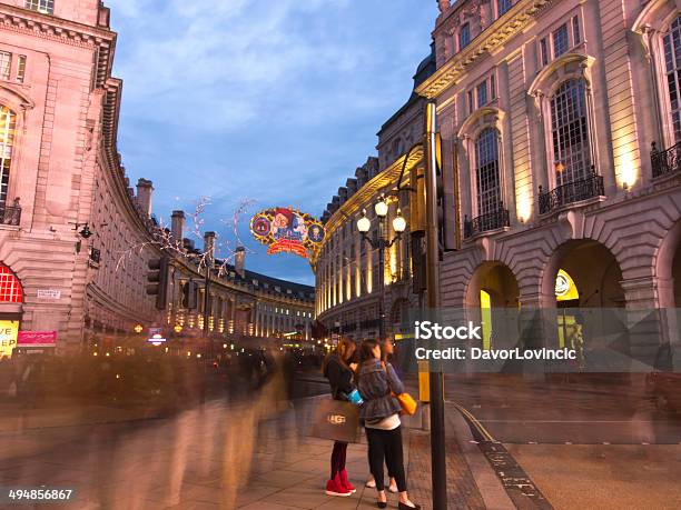 En Espera Foto de stock y más banco de imágenes de Actividad - Actividad, Adulto, Aire libre