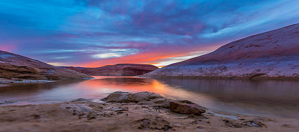 istock Lake Powell after Sunset 494877024