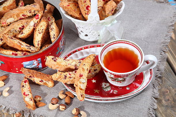 istock Italian biscotti cookies and tea 494877120