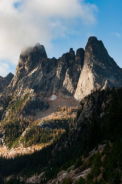 조기 윈터스 첨탑 - north cascades national park cascade range highway north 뉴스 사진 이미지