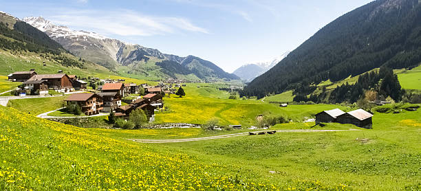 с видом на долину surselva - graubunden canton surselva panoramic scenics стоковые фото и изображения