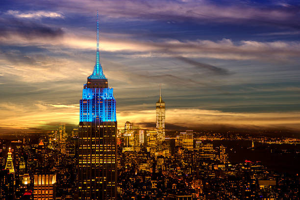 horizonte da cidade de nova iorque. noite. império estado edifício. crepúsculo céu. - empire state building imagens e fotografias de stock