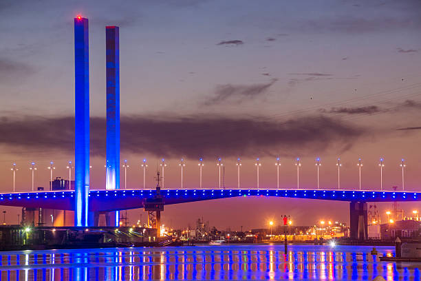 bolte most, docklands - melbourne commercial dock harbor australia zdjęcia i obrazy z banku zdjęć