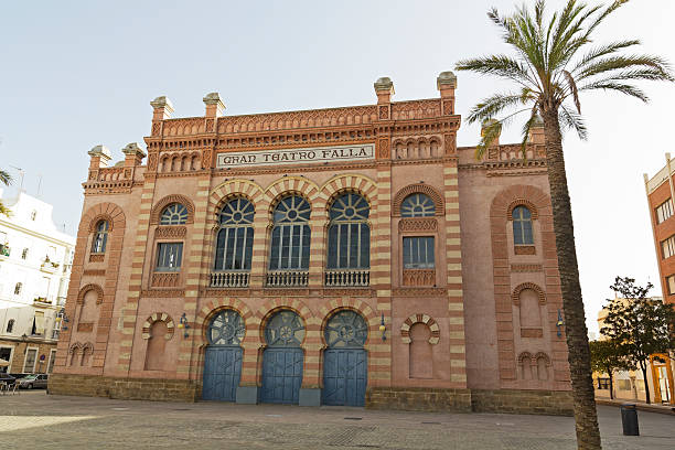 gran teatro falla.  cadice. - ancient arabic style arch architecture foto e immagini stock