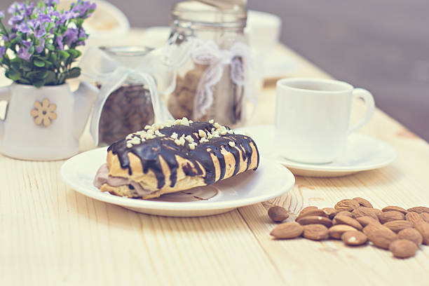 Chocolate cake (eclair).  profiteroles with chocolate cream