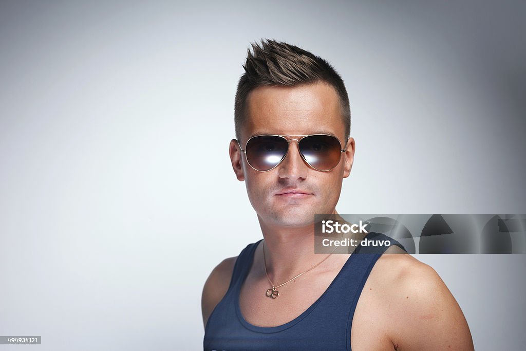 Jovem com óculos de sol - Royalty-free 20-29 Anos Foto de stock