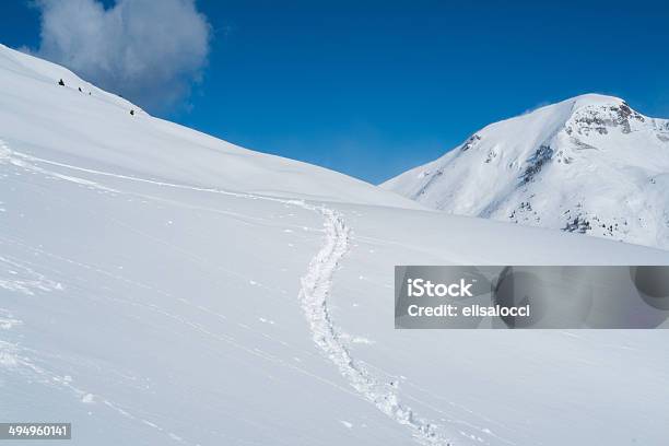 Montanhas Com Neve - Fotografias de stock e mais imagens de Alpes Europeus - Alpes Europeus, Ao Ar Livre, Branco